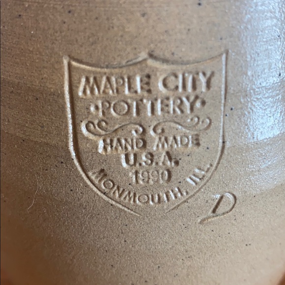 1990 Maple City Pottery salt glazed cream pitcher - Picture 2 of 10